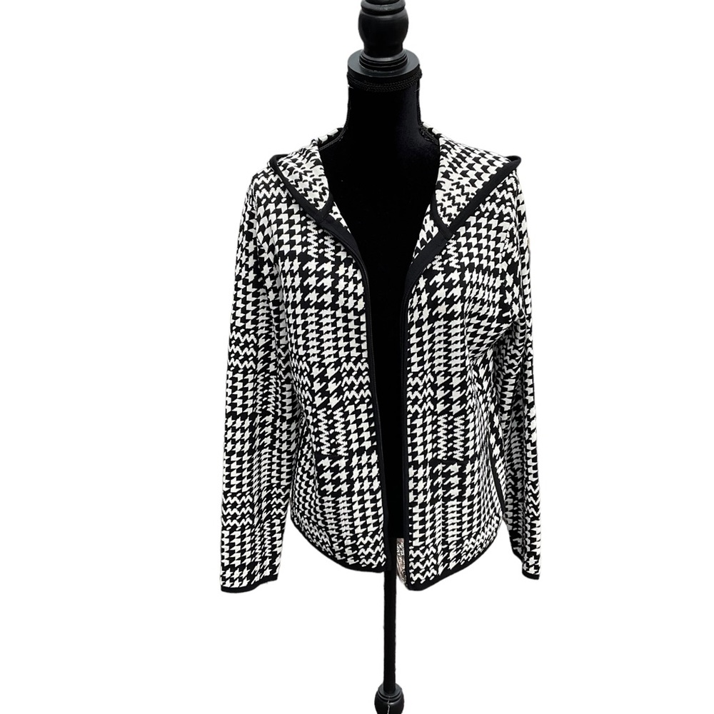 Chico’s Women’s Hooded Sweater/Jacket. Size 2(lg) Black and white